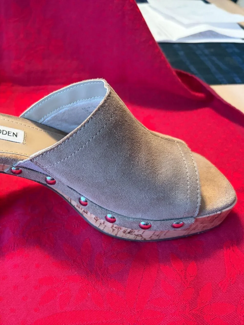 STEVE MADDEN SLIP ON HEELS